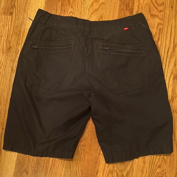 Nike tech shorts 32 zipped pockets - Picture 4 of 4